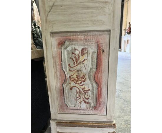 
Libreria siciliana a giorno laccata e dipinta, fine XIX secolo