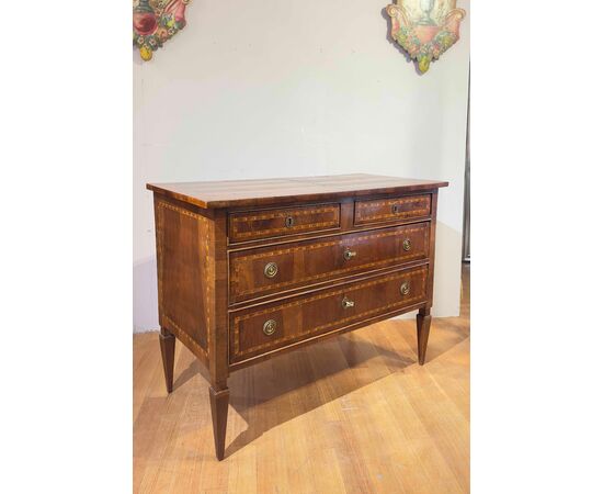 Neoclassical walnut feather-veneered chest of drawers, second half of the 18th century