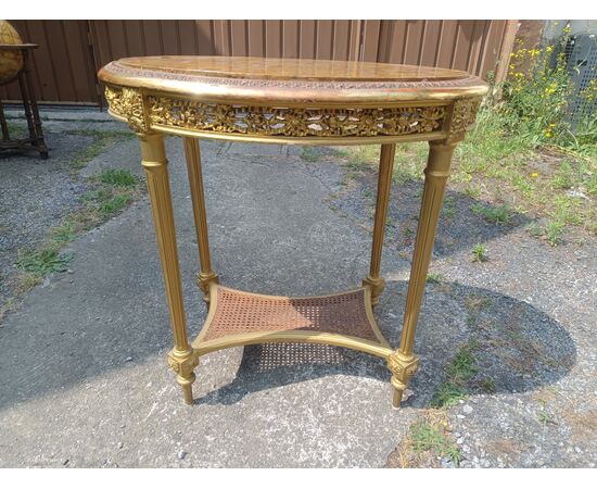 Tavolo da salotto dorato