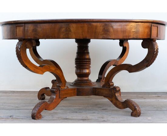 Mid-19th Century Walnut Basket Round Table