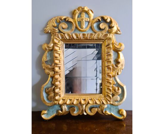 19th-century triptych in gilded and green lacquered wood