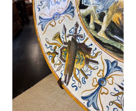 Antique story-painted majolica plate, Naples mid-1800s, Gaetano Battaglia, diameter 47 cm