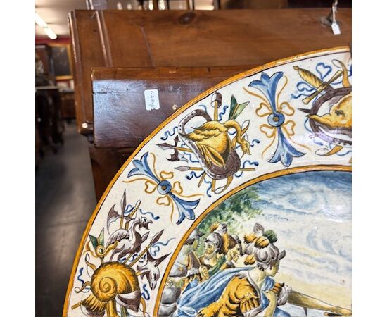 Antique story-painted majolica plate, Naples mid-1800s, Gaetano Battaglia, diameter 47 cm