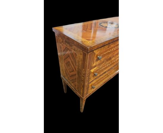 Lombard chest of drawers