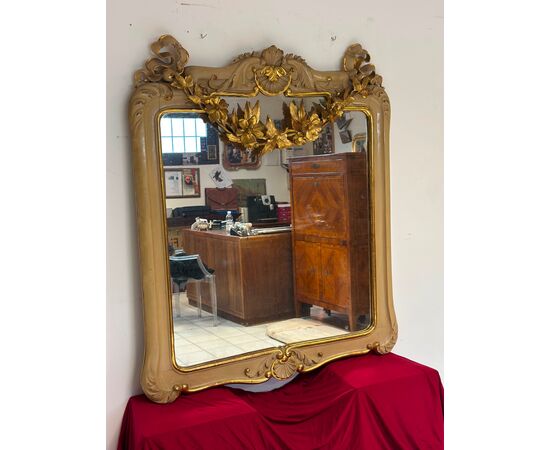 Lacquered and gilded mirror. Siena early 1800s