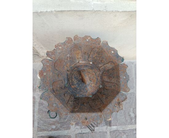 lampadario in ferro battuto
