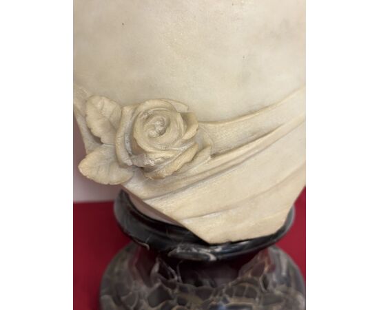 Busto in marmo di Carrara. La bella Fiorentina Emilio fiaschi 1858 . 1941