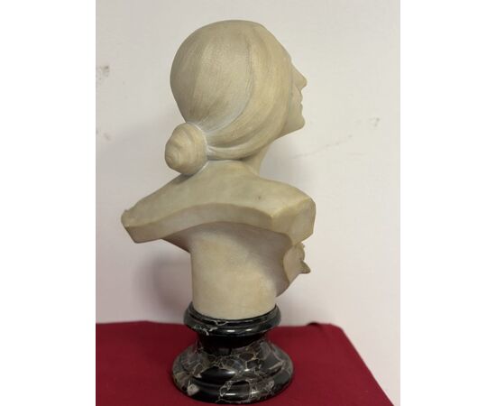 Busto in marmo di Carrara. La bella Fiorentina Emilio fiaschi 1858 . 1941