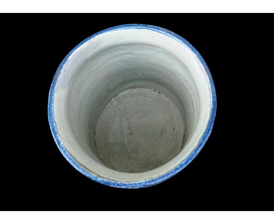 Pair of majolica albarello vases decorated with figures in a rural setting. Lantern signature. Savona.