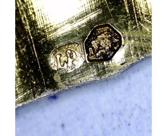 Portantina in argento dorato e smalti policromi. Vienna, fine XIX secolo