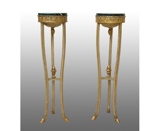 Elegant pair of "guéridons"