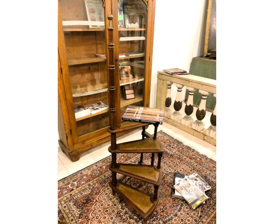 Scala a chiocciola inglese in mogano – primi Novecento