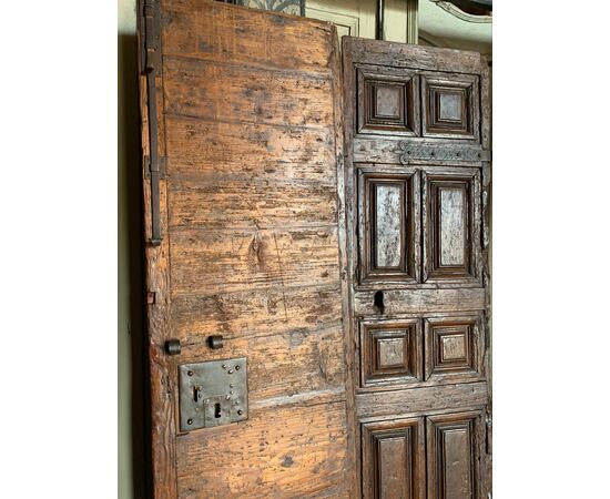 PTCI570 - Walnut door, two leaves, 15th/16th century, opening size cm W 99 x H 192