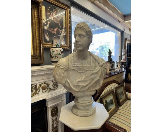 
Busto Imperatore Romano in Marmo, Scuola Romana XVII secolo