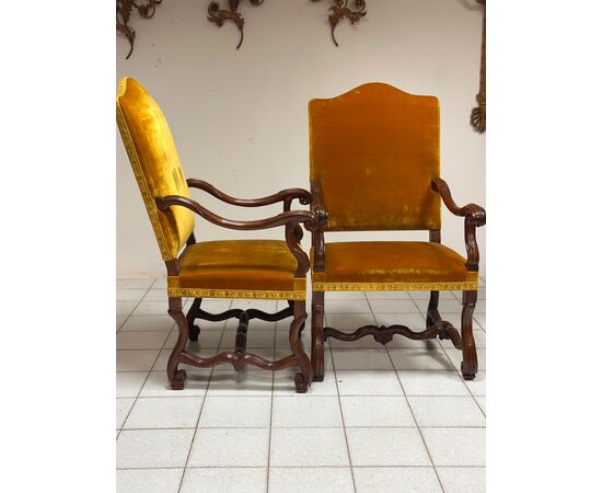 Pair of ram's bone thrones. Lombardy, late 17th century