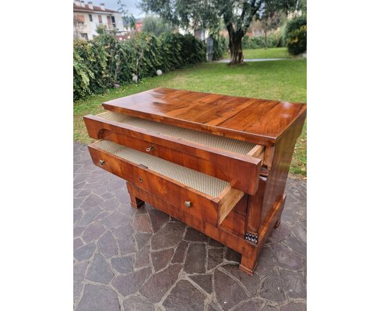 Comò Impero 1830 in noce impiallacciato