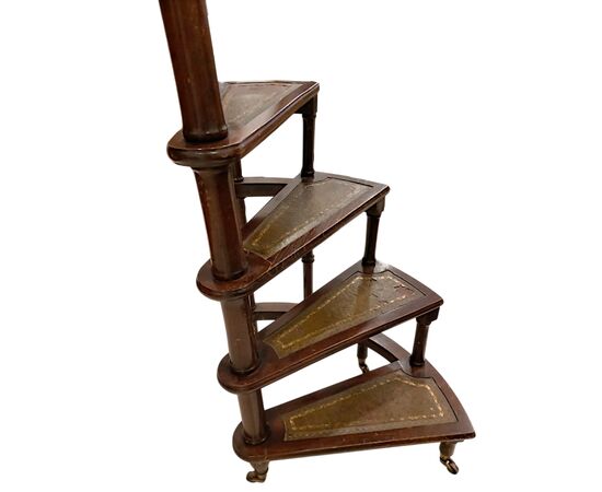 Scala a chiocciola inglese in mogano – primi Novecento