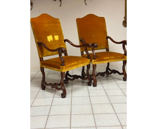 Pair of ram's bone thrones. Lombardy, late 17th century