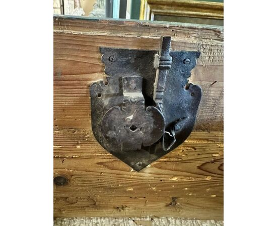 
Cassettone Veneziano Luigi XV laccato e dipinto, XVIII sec.