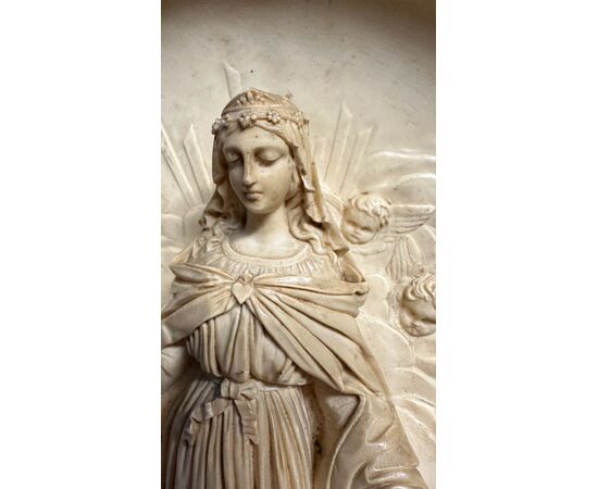 Altorilievo in schiuma di mare (silicato idrato di magnesio, calcite) - Luigi Filippo.