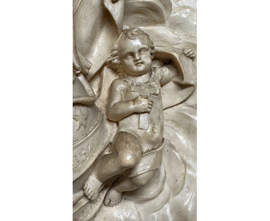 Altorilievo in schiuma di mare (silicato idrato di magnesio, calcite) - Luigi Filippo.