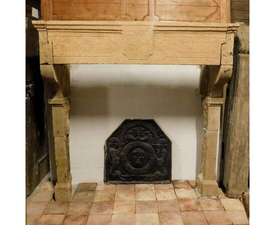 chp289 Burgundy stone fireplace, dated 1810, mis. 173 cm wide xh 175     