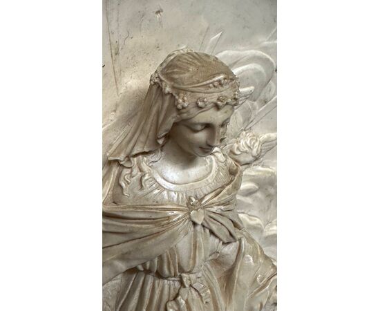 Altorilievo in schiuma di mare (silicato idrato di magnesio, calcite) - Luigi Filippo.