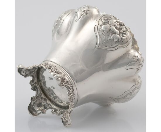 Coppia di zuccheriere con coperchi in argento sterling Regina Vittoria, J E Terrey & Co (John Edward Terry), Londra, 1840