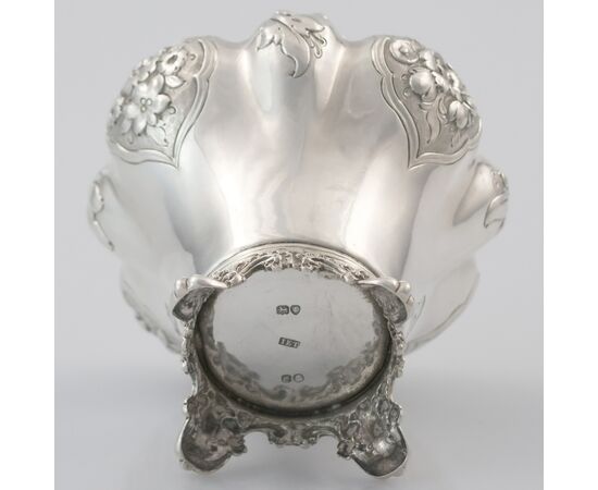 Coppia di zuccheriere con coperchi in argento sterling Regina Vittoria, J E Terrey & Co (John Edward Terry), Londra, 1840