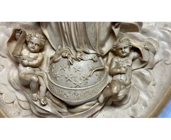 Altorilievo in schiuma di mare (silicato idrato di magnesio, calcite) - Luigi Filippo.