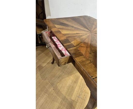 LOUIS XV INLAID WRITING TABLE, MID-18TH CENTURY