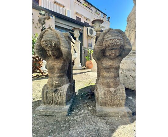 
Coppia di Basamenti in Peperino con Atlanti, XVIII sec.