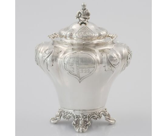 Coppia di zuccheriere con coperchi in argento sterling Regina Vittoria, J E Terrey & Co (John Edward Terry), Londra, 1840