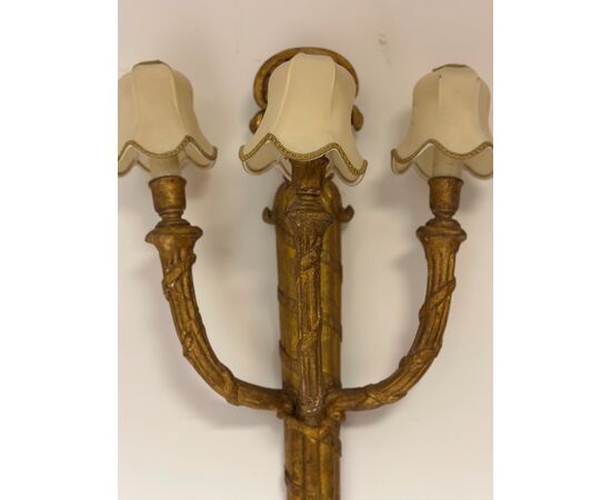 Large Louis XVI wall lamp in carved and gilded wood