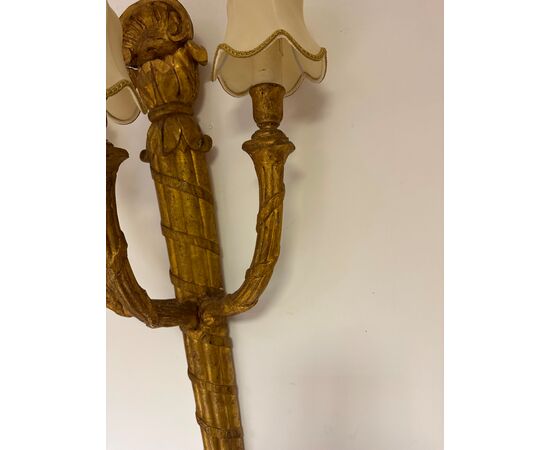 Large Louis XVI wall lamp in carved and gilded wood