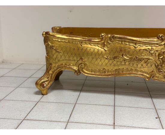 Fioriera in legno intagliato e dorato primi 800