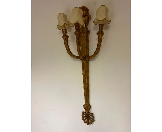 Large Louis XVI wall lamp in carved and gilded wood