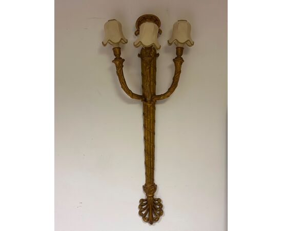 Grande applique Luigi XVI in legno intagliato e dorato