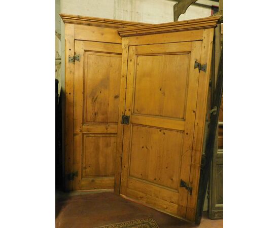 pts 666 two clear fir doors, measuring h 215/230 x 115     