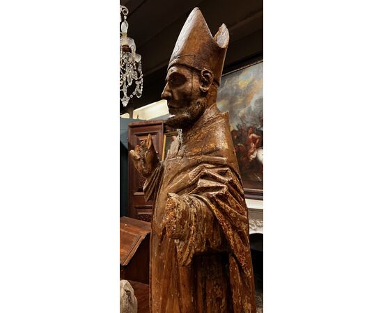 DARS690 - Scultura rappresentante San Ambrogio, misure cm L 36 x H 135 x P 35