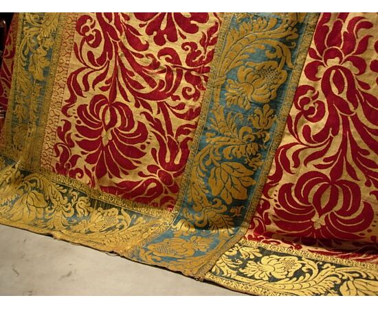 Tessuto antico in broccatello di seta. Lucca '600