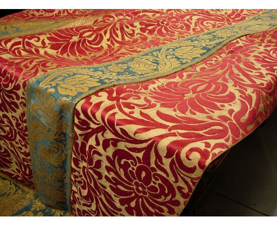 Tessuto antico in broccatello di seta. Lucca '600