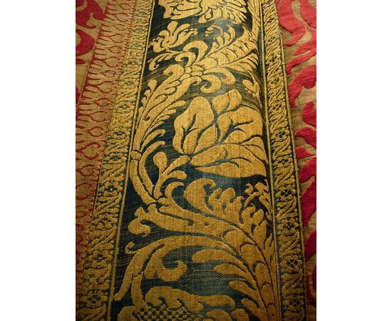Tessuto antico in broccatello di seta. Lucca '600