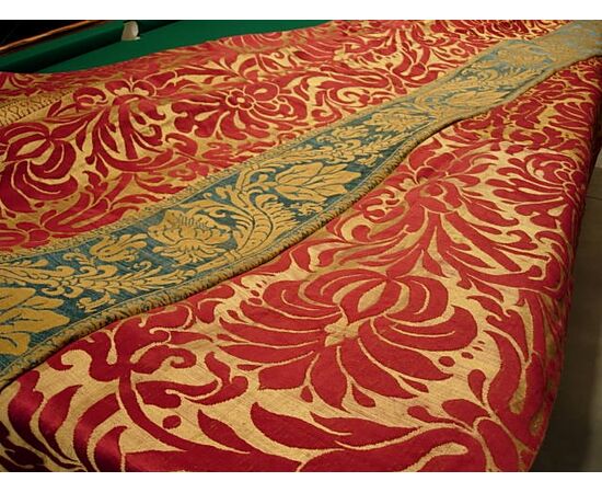 Tessuto antico in broccatello di seta. Lucca '600