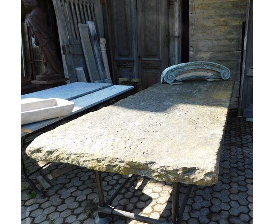 dars335 - Stone table, mis. 330 x 130 cm; cm 83 h     