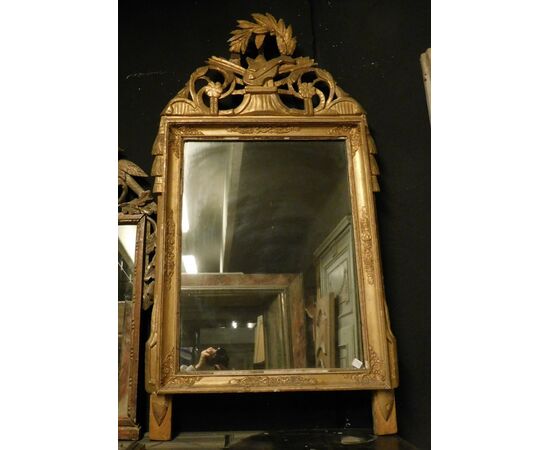 specc125 Louis XVI mirror, carved and gilded, meas. max h cm 125 x 65 width     