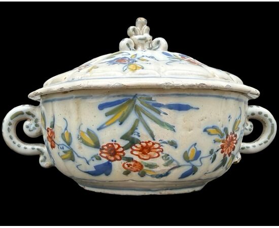 Tazza da puerpera in maiolica.Manifattura Coppellotti.Lodi.