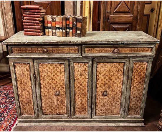 ARM261 - Antica credenza laccata, epoca '700, misure cm L 145 x H 100 x P 47