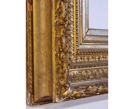 Grande cornice in pastiglia dorata, inizi XIX secolo