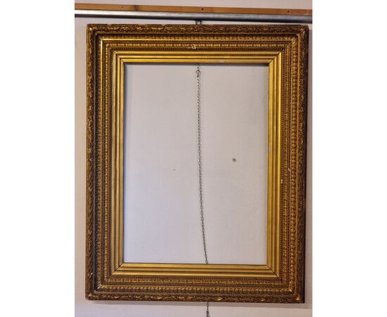 Grande cornice in pastiglia dorata, inizi XIX secolo